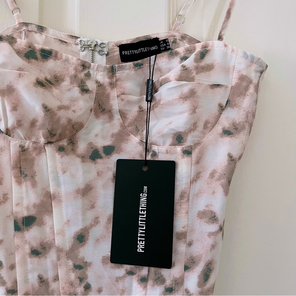 PrettyLittleThing structured corset top, size 8 - Picture 6 of 6